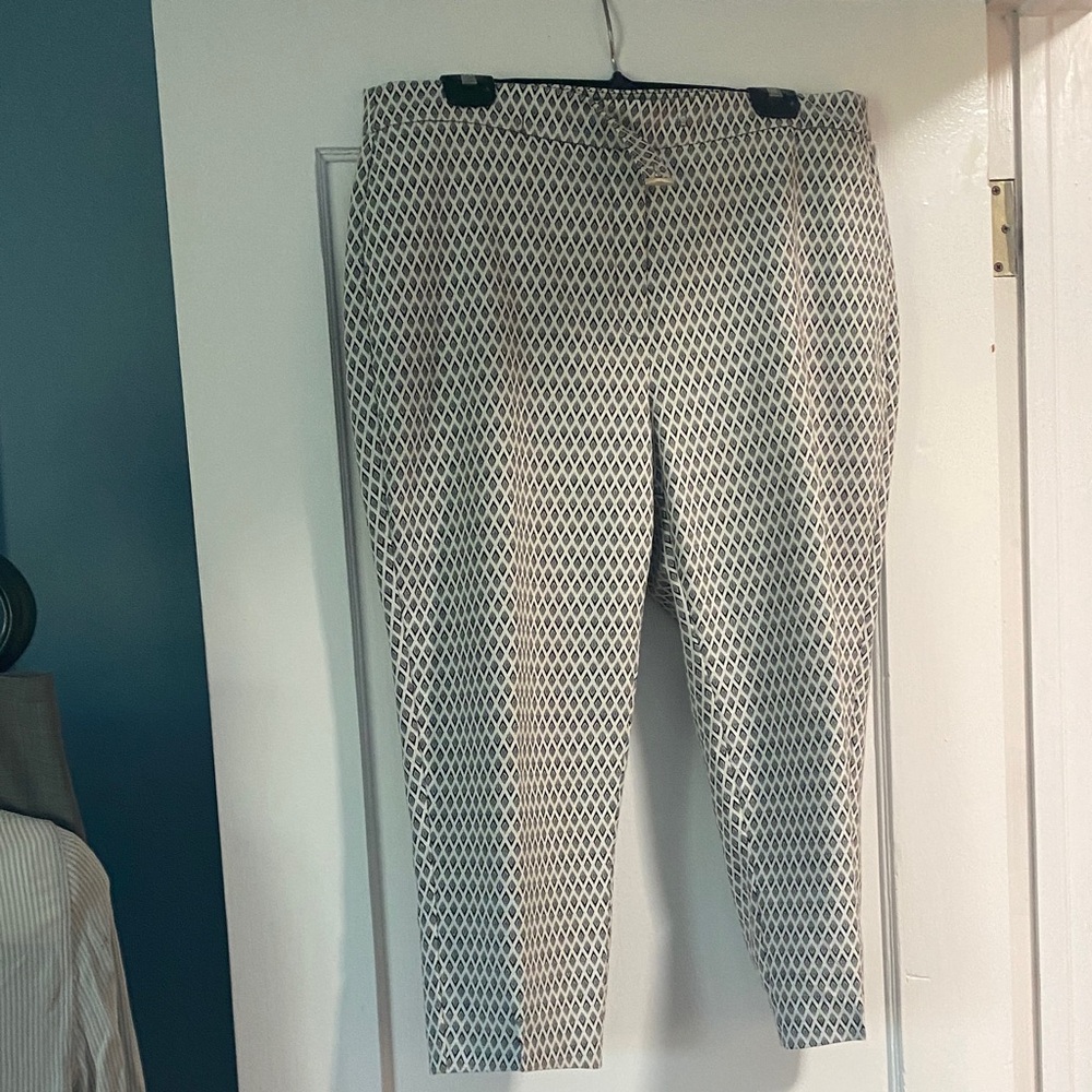 Stylish Black and White Patterned Cropped Pants